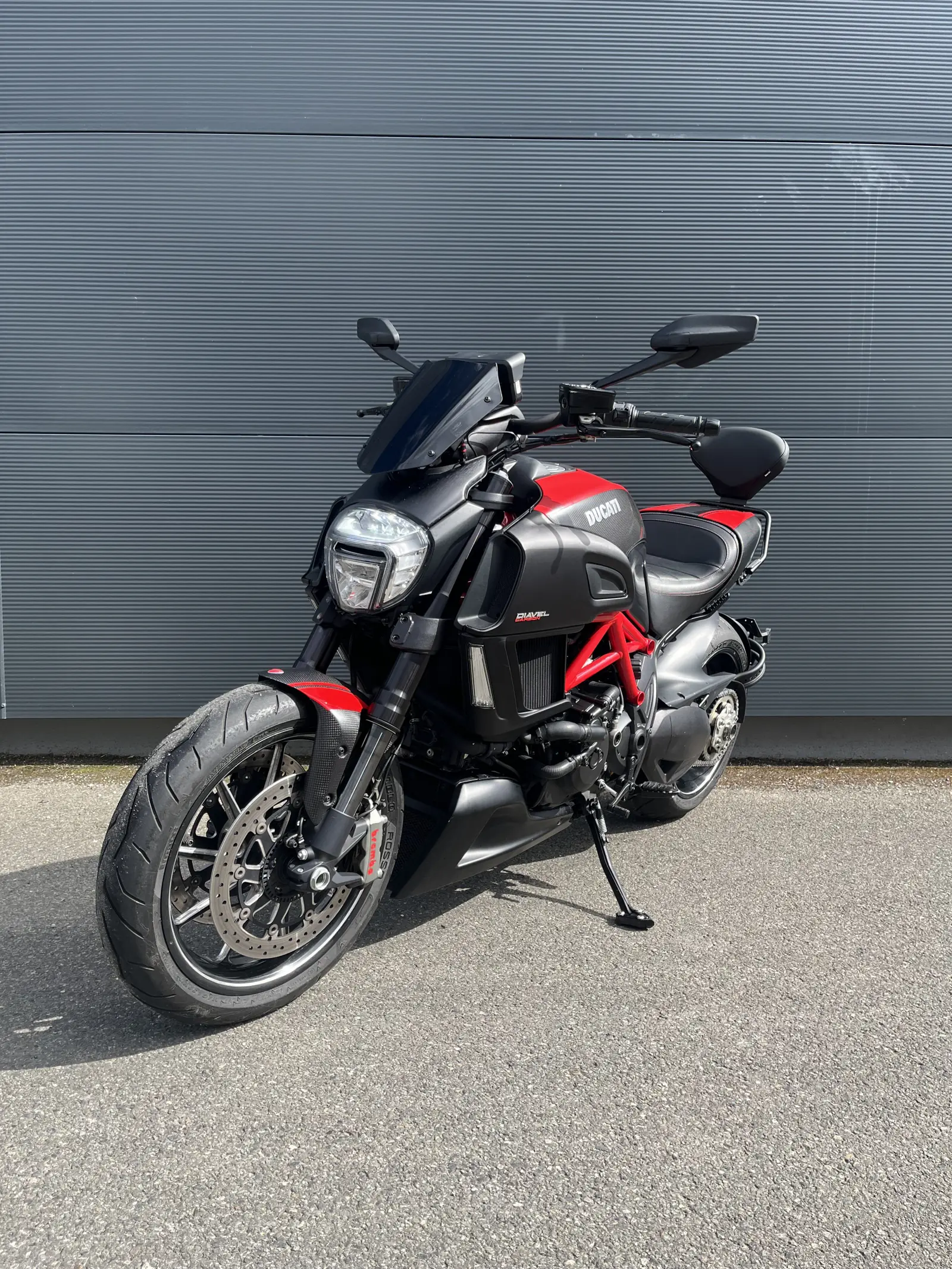 Zontes Diavel Carbon Rouge 1200 d'occasion