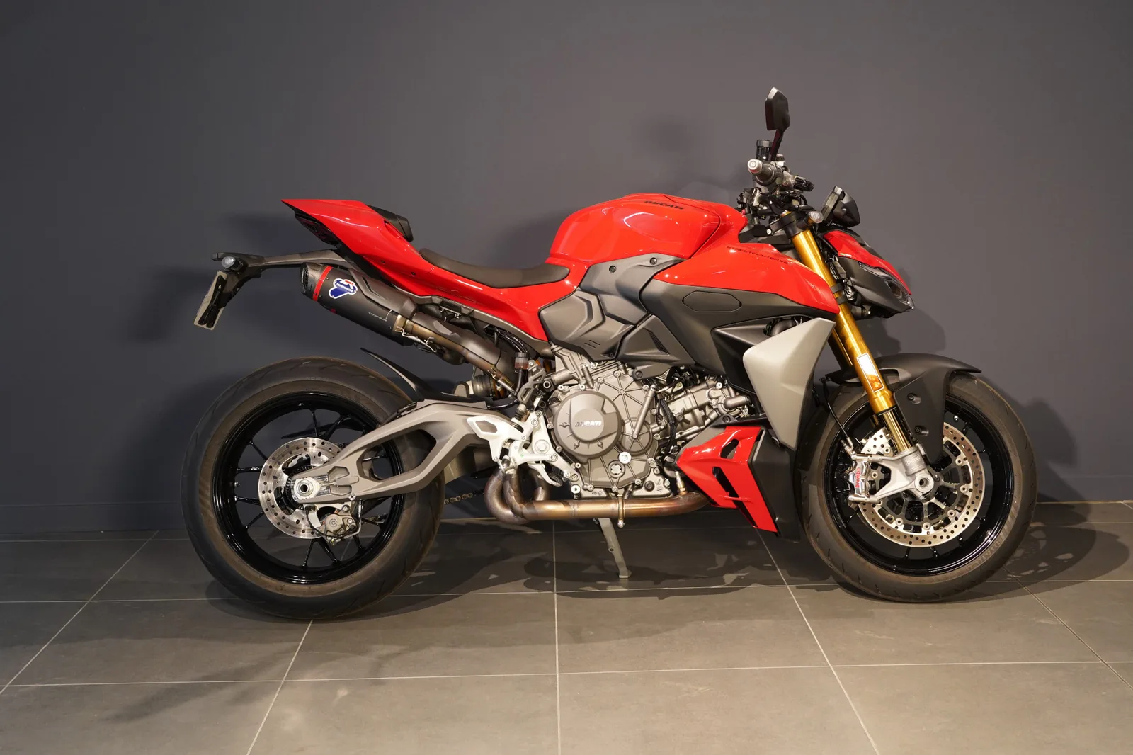 Zontes Streetfighter V2S, Ligne Complete Termignoni, Brembo GP4RX  d'occasion